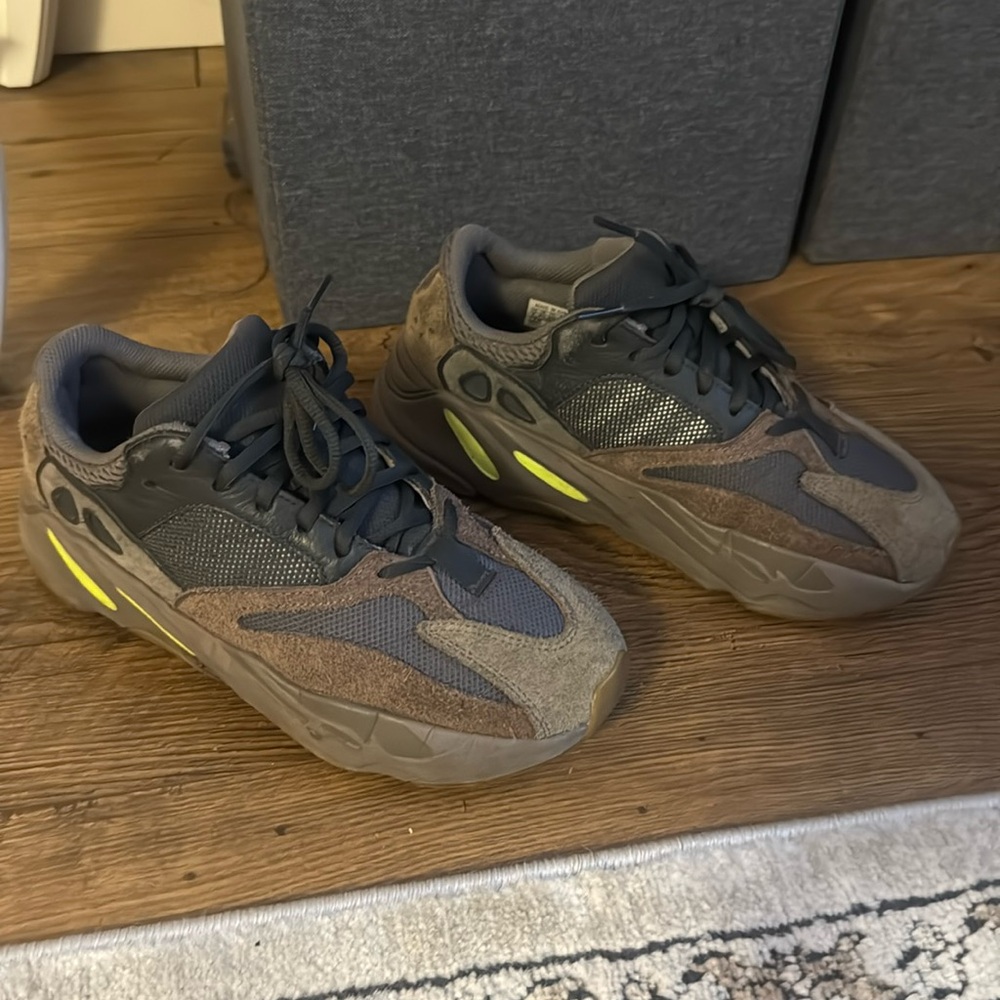 Yeezy Boost 700